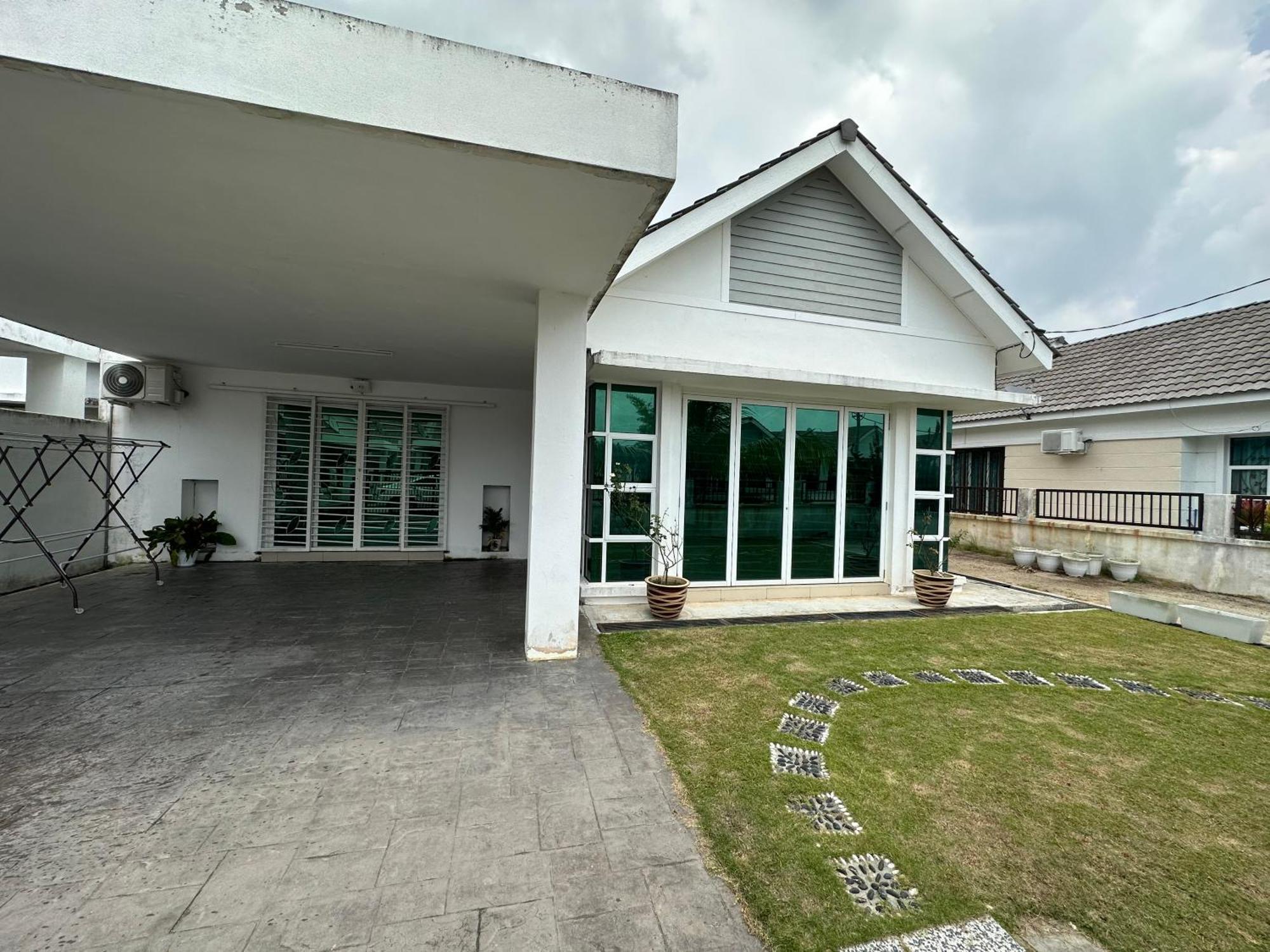 Aswadhuda Homestay Seri Iskandar Exterior foto